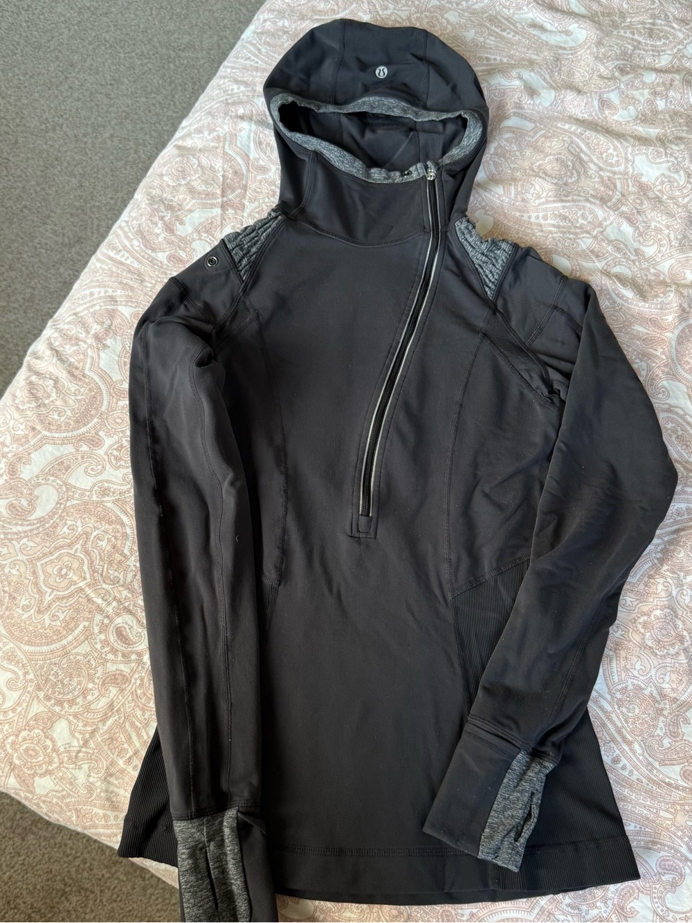 lululemon athletica Black Hooded Long Sleeve Pullover with Gray Accents